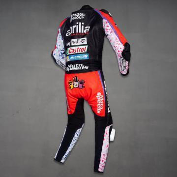 Aleix Espargaro suit