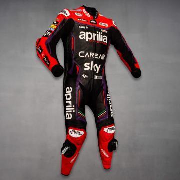 Maverick Vinales suit
